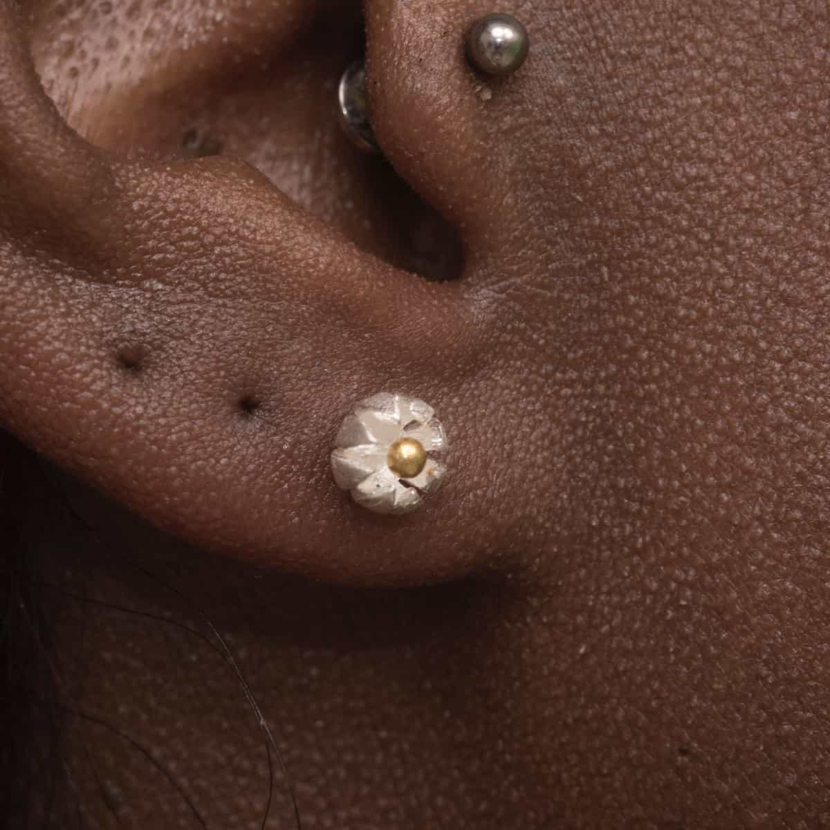 Royal Mile Silver - Flower Bud Silver Gold Stud