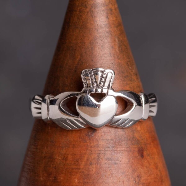 Silver Claddagh Ring - Royal Mile Silver