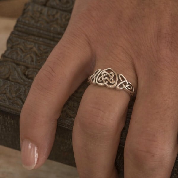 Royal Mile Silver - Celtic heart silver ring