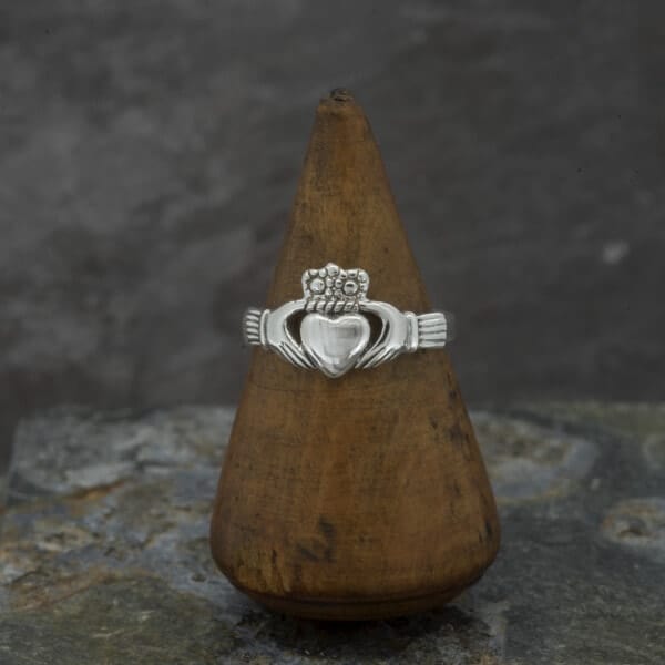 Royal Mile Silver - claddagh ring sterling silver