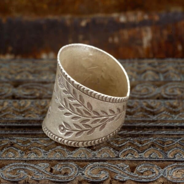 Royal Mile Silver - handmade silver leaf and flower ring
