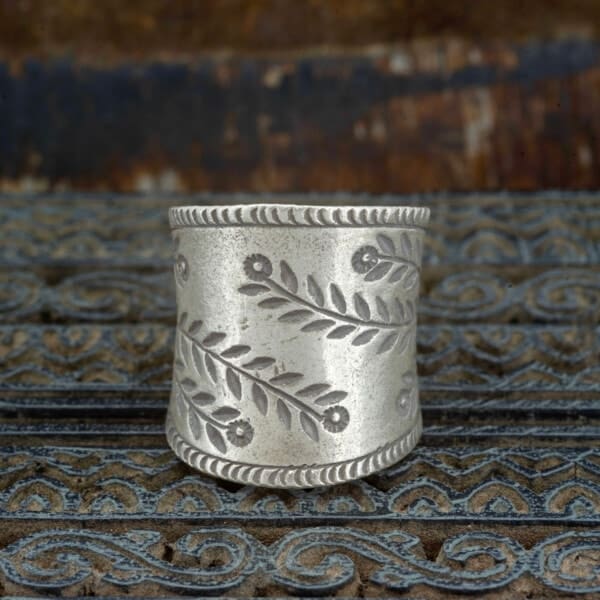 Royal Mile Silver - handmade silver leaf and flower ring