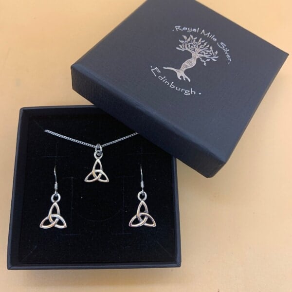 Royal Mile Silver - silver triquetra earrings & pendant