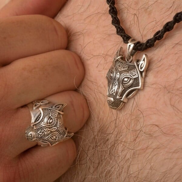 Royal Mile Silver - Viking Celtic Fenrir Wolf Head Ring & Pendant