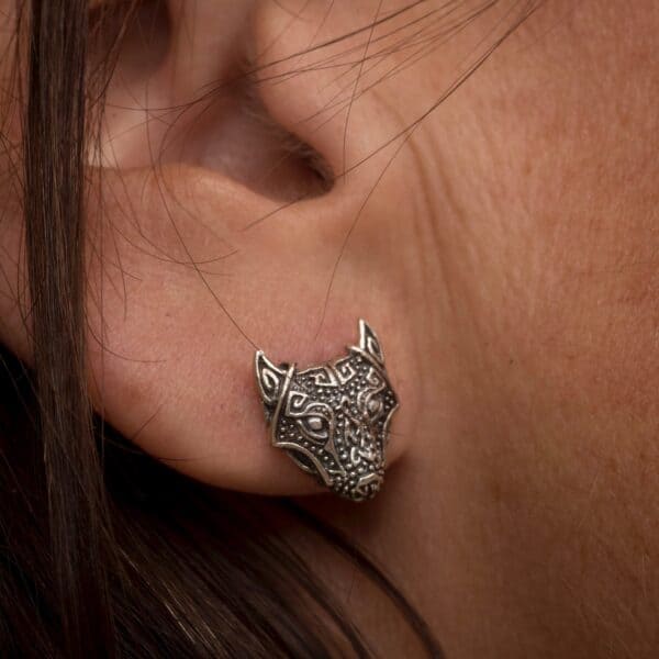 Royal Mile Silver - Viking Celtic Fenrir Wolf Head Silver Stud Ear Ring