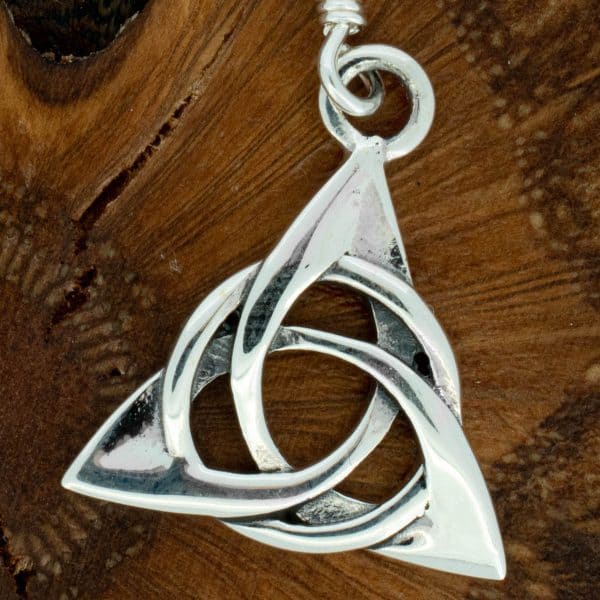 Royal Mile Silver - Triquetra Flow Earrings