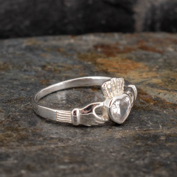 Royal Mile Silver - Silver Claddagh ring with cubic zirconia